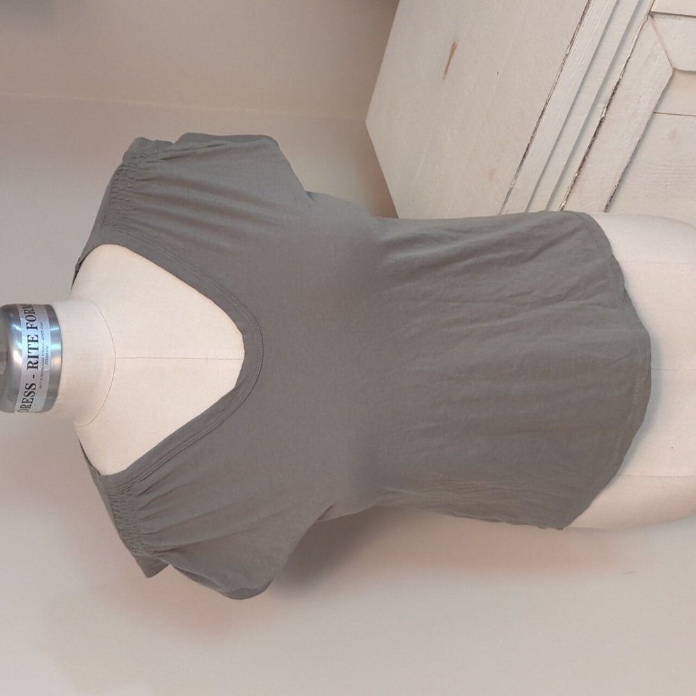 Scoop neck Tee